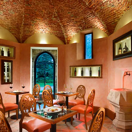 Castello Dal Pozzo Hotel 5*