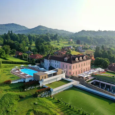 Castello Dal Pozzo Hotel