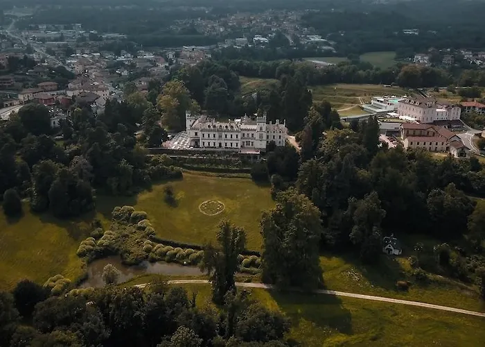 Castello Dal Pozzo Maggiore - Preferred & 5*