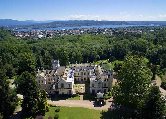 Castello Dal Pozzo Maggiore - Preferred & Otel Oleggio Castello