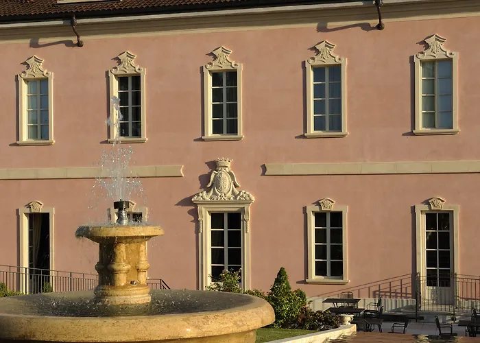 Otel Castello Dal Pozzo Maggiore - Preferred & Oleggio Castello